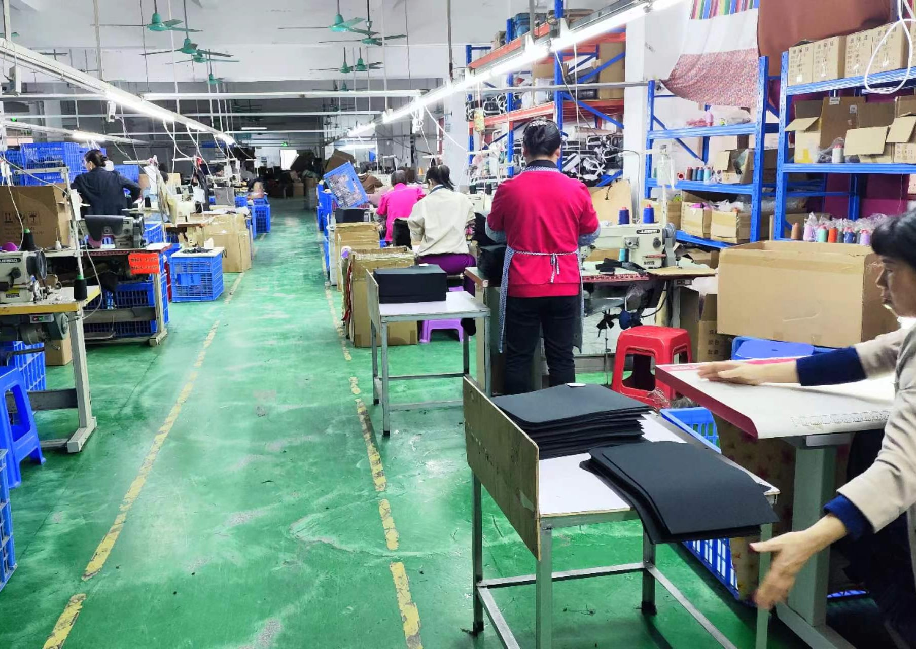 ورشة إنتاج منتجات التدليك